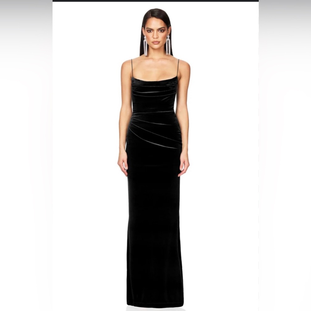 Elegant Black velvet Evening Dress